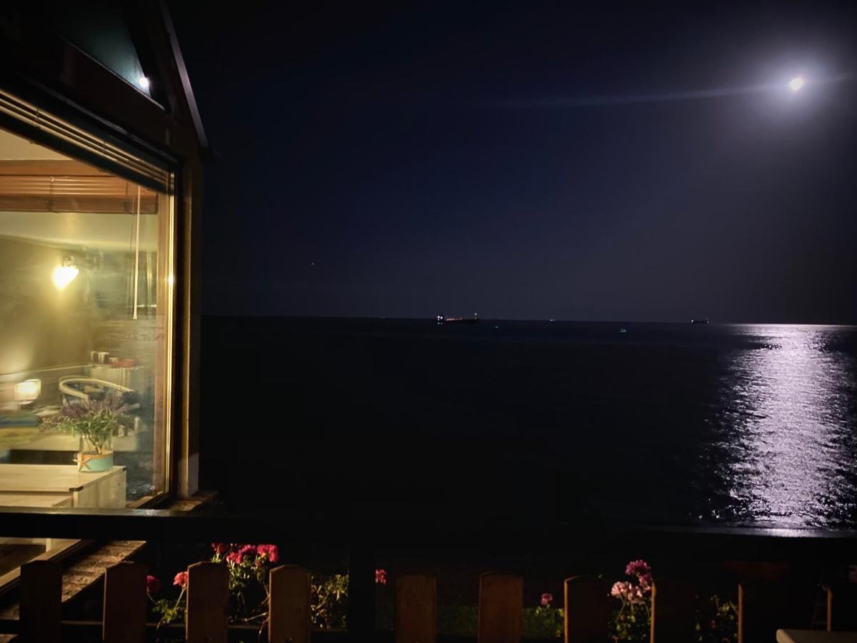 Hemingway Rooms In Happy Beach Varna Exterior foto