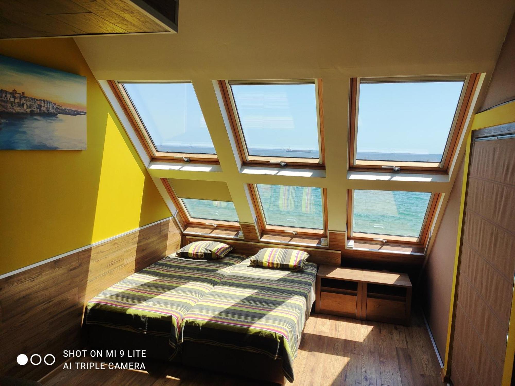 Hemingway Rooms In Happy Beach Varna Exterior foto