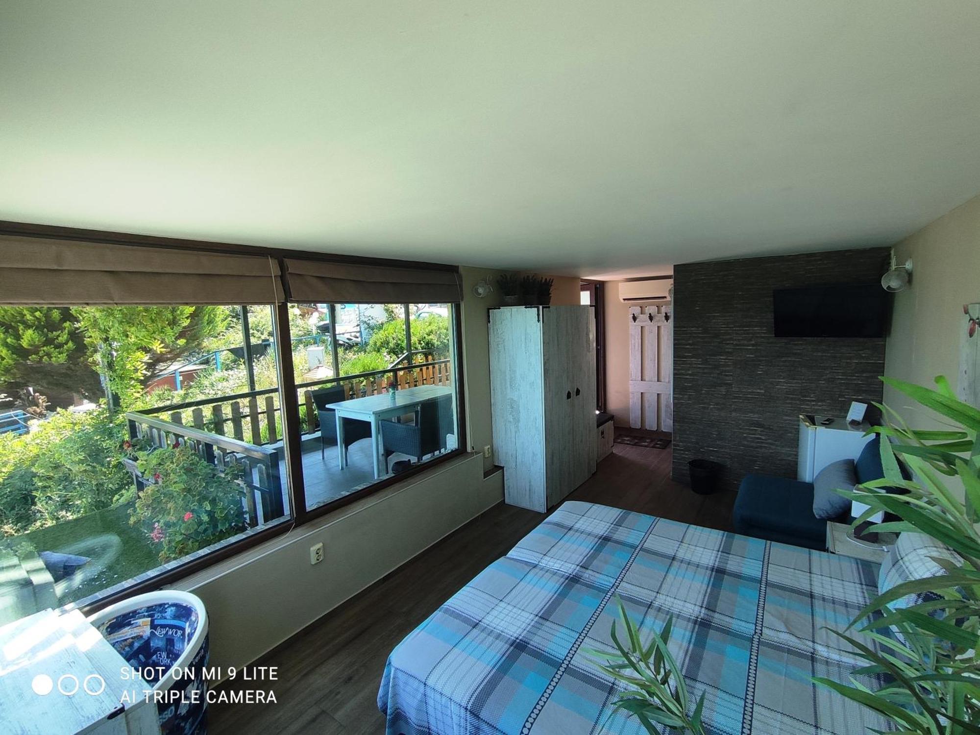 Hemingway Rooms In Happy Beach Varna Exterior foto