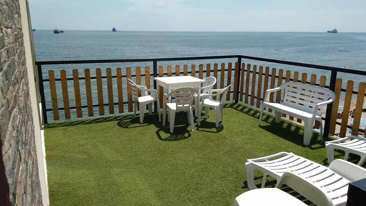 Hemingway Rooms In Happy Beach Varna Exterior foto